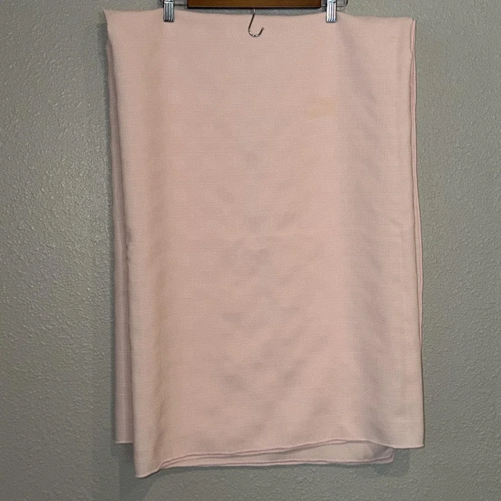 VTG Pink Waffle Weave Tablecloth 59x81 Textured Square Pattern‎ Cottagecore